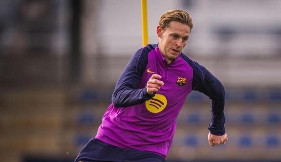 مانشستر يونايتد يجدد اهتمامه بالتعاقد مع دي يونج
