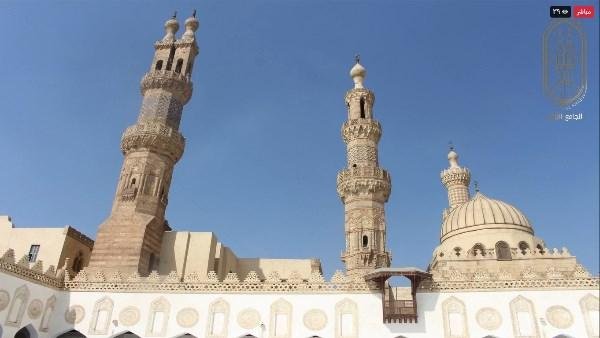 أدخر مبلغا من المال لأداء فريضة الحج فهل عليه زكاة؟.. عالم أزهري يجيب