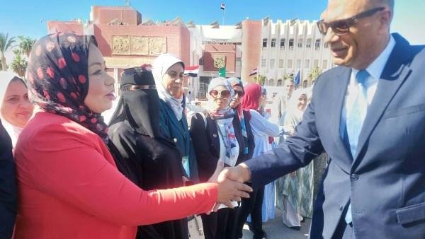 جنوب سيناء.. وضع إكليل الزهور على النصب التذكاري لشهداء أكتوبر