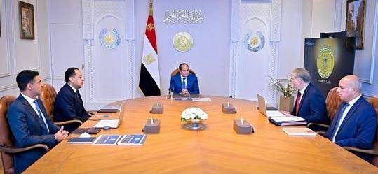 الرئيس السيسي يوجه بسحب الأراضي الصناعية غير المستغلة وتكثيف الاستثمارات في قطاعي البترول والصناعة