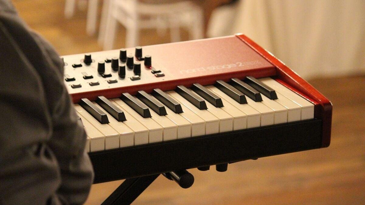 Learn piano without leaving yo...