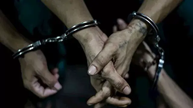 سقوط عصابة بيع العقارات بتوكيلات مزورة بالجيزة بعد تداول فيديو الواقعة