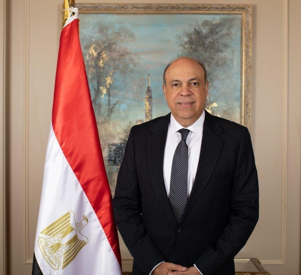 وزير الطيران: استثمرنا 400 مليون دولار لتحديث المجال الجوي.. ونستهدف تشغيل بوابات جوازات إلكترونية بالمطارات