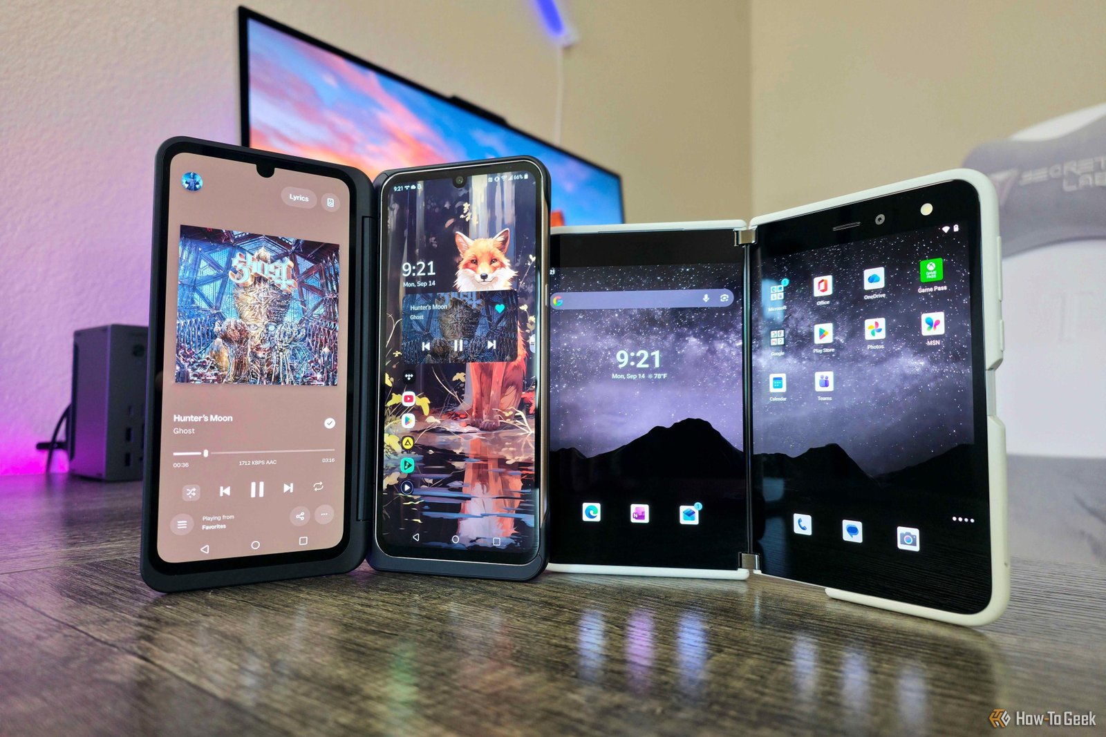 Dual-screen smartphones are de...