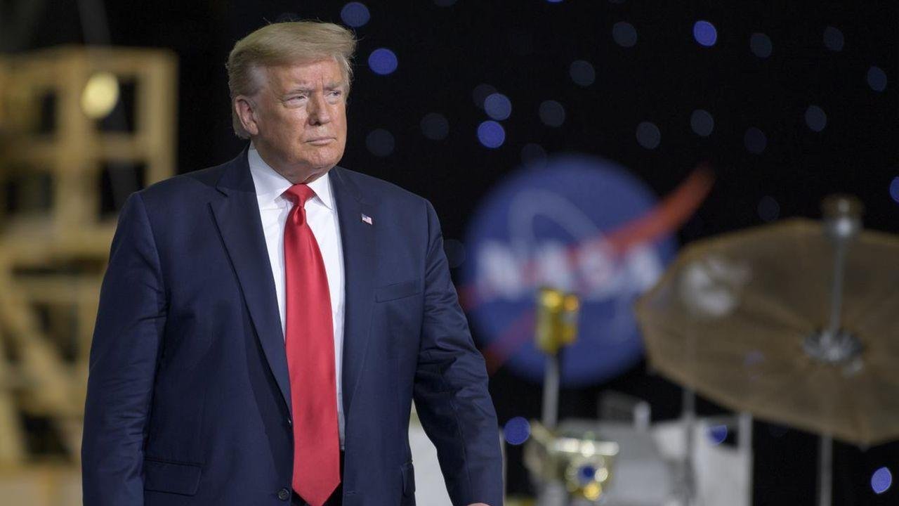 Trump signs new national space...