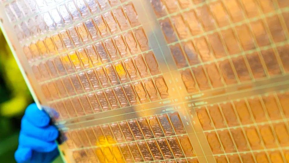 Glass substrate roadmaps exami...