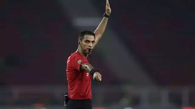 ماذا قدم الأهلي مع صافرة أمين عمر قبل مواجهة مودرن سبورت؟