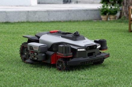 Dreame’s new robot mower tackl...