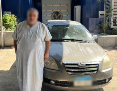 ضبط قائد سيارة اصطدم بسيدة وتعدى عليها بالسب في القاهرة