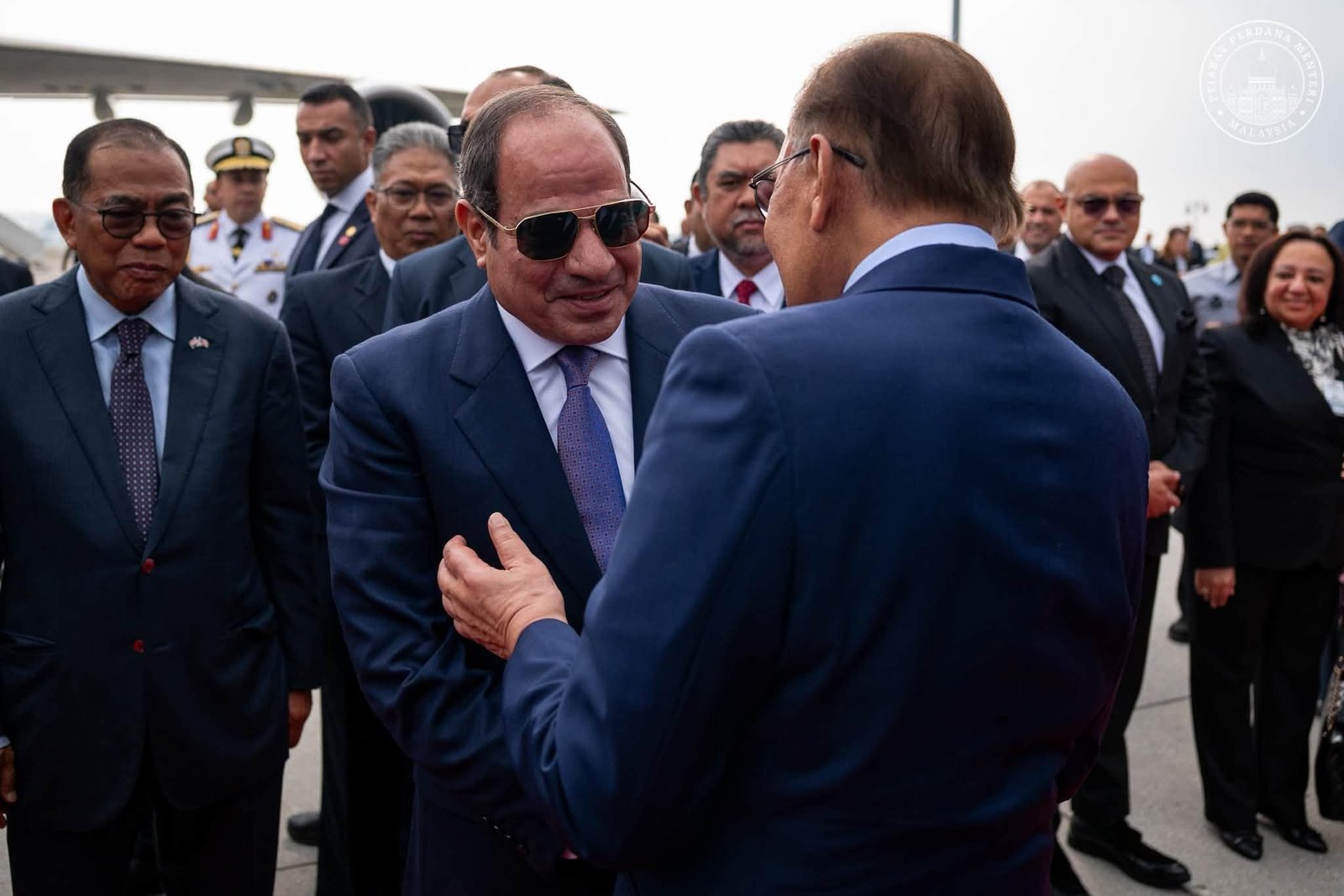 السيسي عقب مغادرته ماليزيا: مشاعر المحبة والامتنان تعكس عمق العلاقات بيننا وتدفعها لآفاق أرحب من التعاون