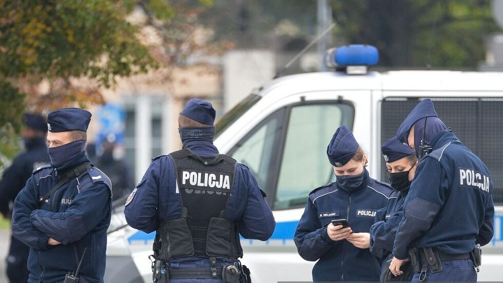 طالب يصيب 8 أشخاص في هجوم داخل مدرسة ببولندا