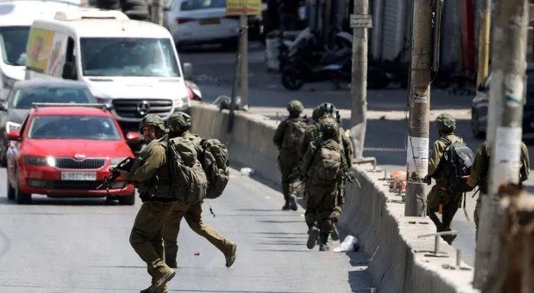 3 ساعات دون نجدة.. وفد أوروبي يفر من اعتداء مستوطنين بالضفة