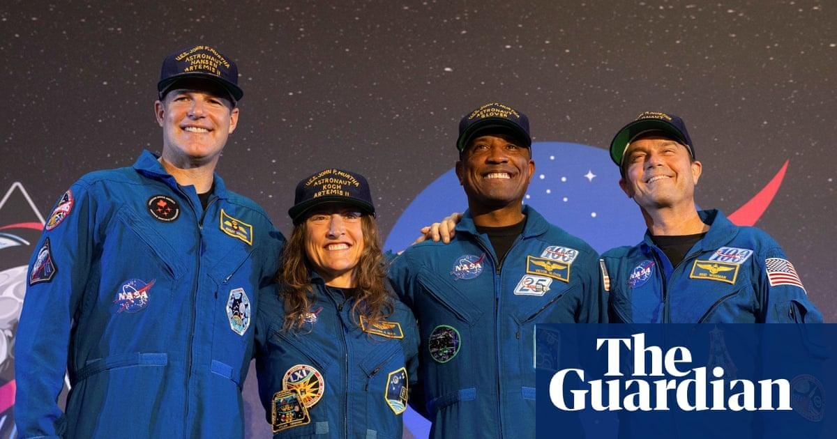 Artemis II crew to receive top...
