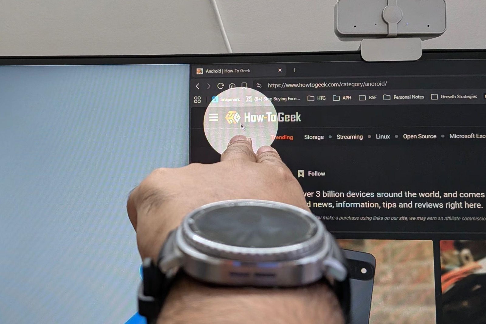 This free Galaxy Watch app tra...