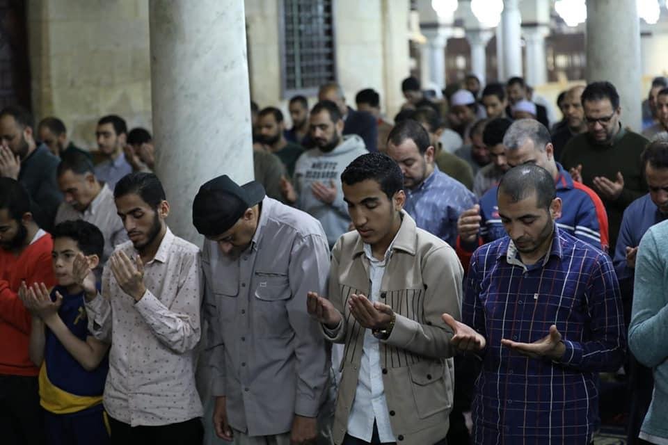 ما حكم القنوت في صلاة الفجر؟.. دار الإفتاء تجيب