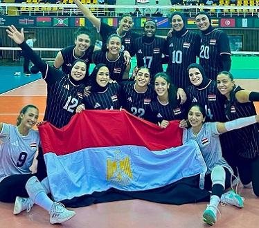 رئيس اتحاد اللجان الأولمبية الأفريقية يهنئ ياسر قمر بتأهل سيدات الطائرة لأولمبياد 2028