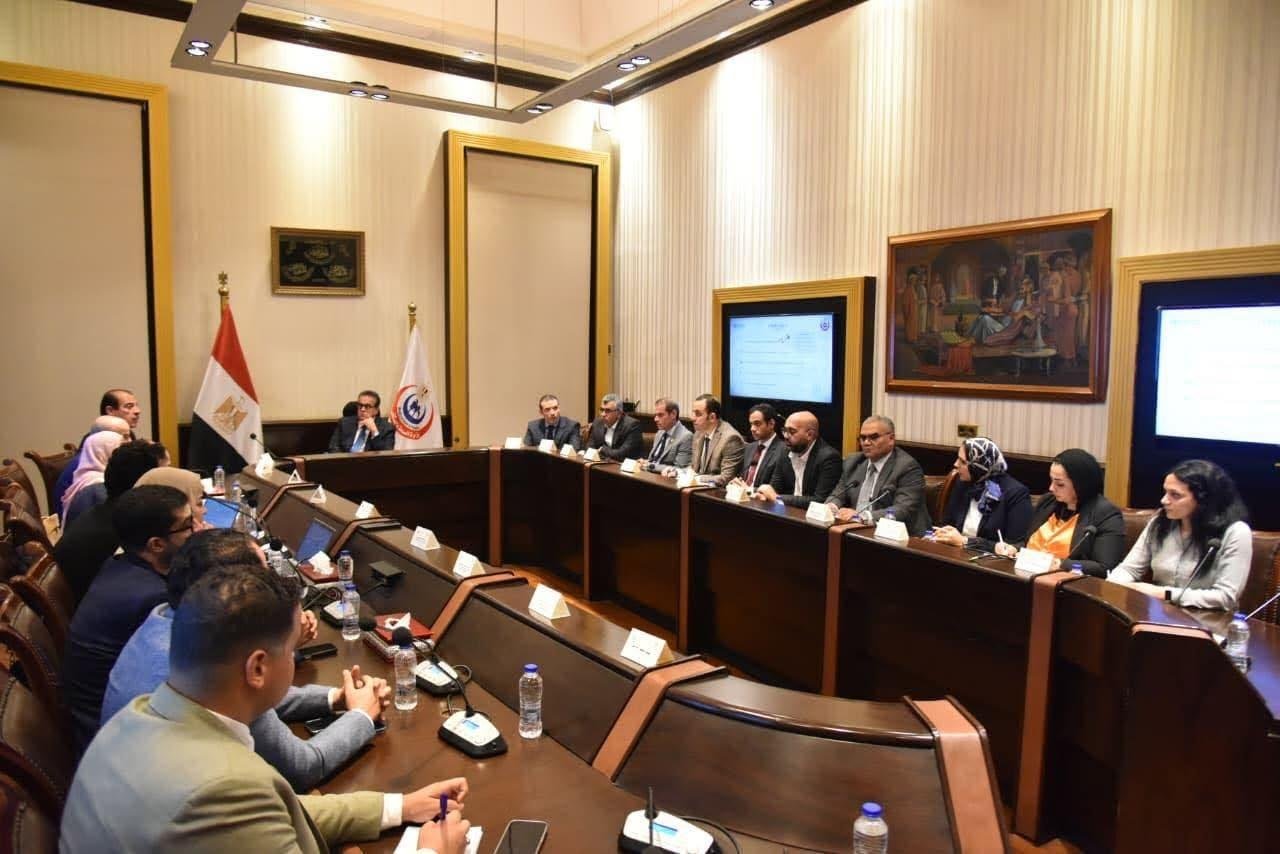 وزير الصحة يبحث مع ممثل الصحة العالمية مستجدات الأنشطة الإنسانية والصحية في غزة والسودان