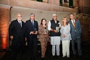 وزير السياحة يتسلّم جائزة الريادة العالمية من المجلس العالمي للسياحة والسفر