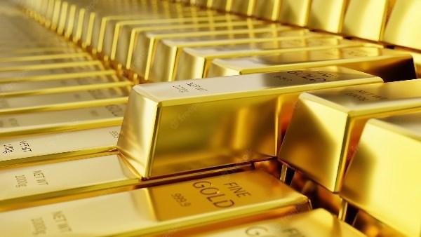 بعد زيادة سعر الدولار.. نشتري الذهب أم ننتظر؟