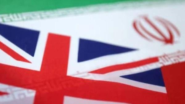 إيران تستدعي السفير البريطاني بسبب اتهامات قاعدة فيرفورد وتهدد بإعادة النظر في العلاقات