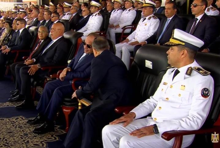 أمام الرئيس السيسي.. طالبات أكاديمية الشرطة يخطفن الأنظار بمهارات استثنائية وعروض للقوة