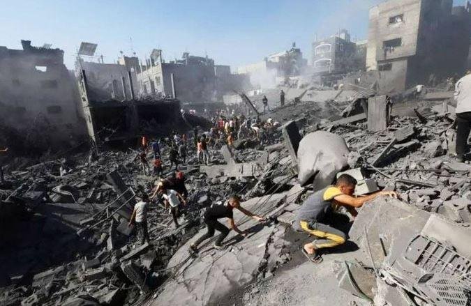 شهيد ومصابون في قصف إسرائيلي على حي التفاح شمال شرقي مدينة غزة