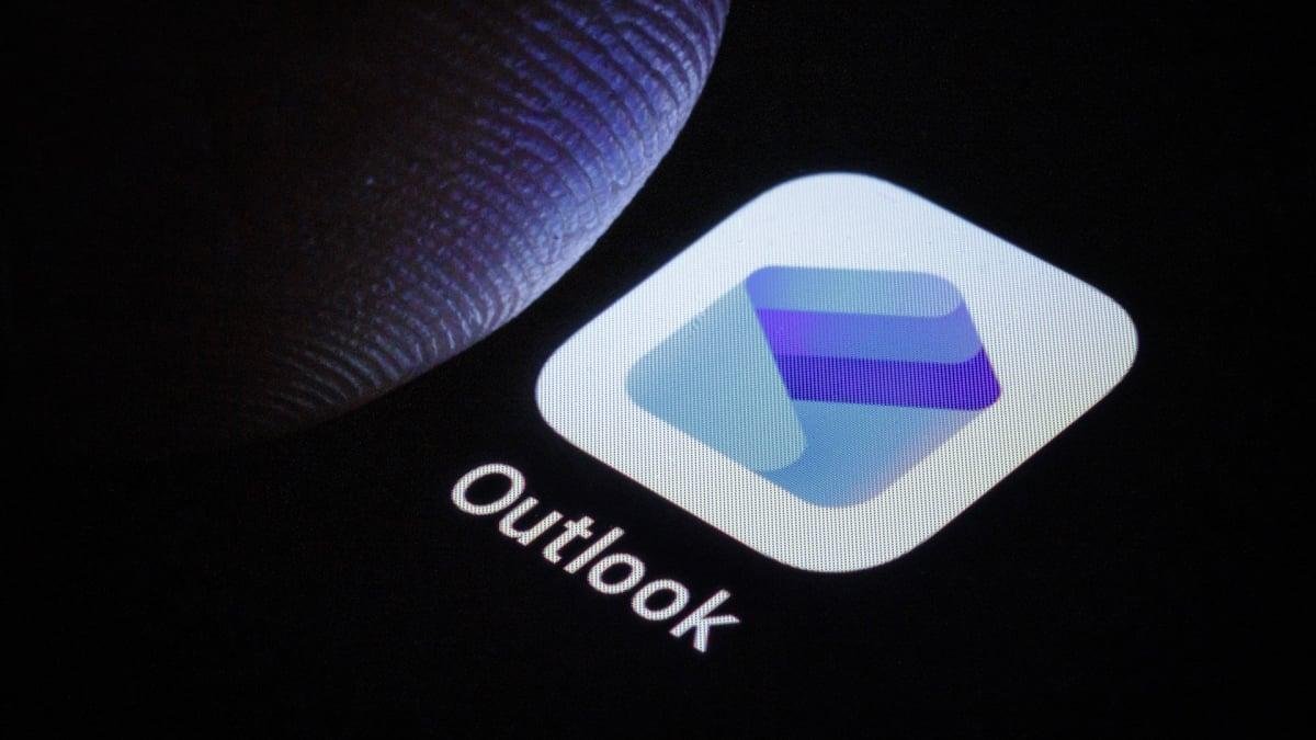 Microsoft update on Outlook ou...