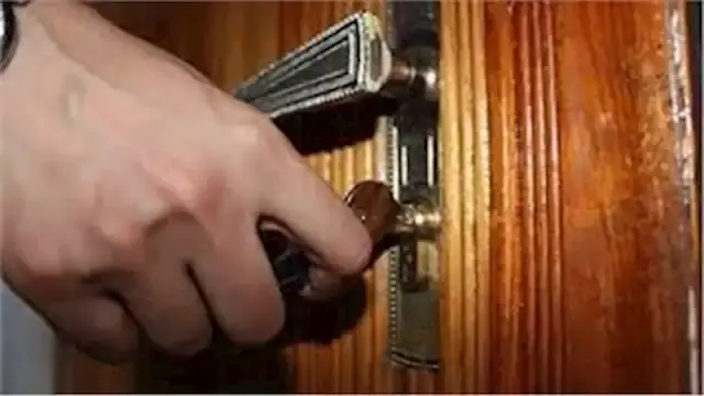 كشف غموض سرقة 3 شقق لطبيب أسنان في سوهاج
