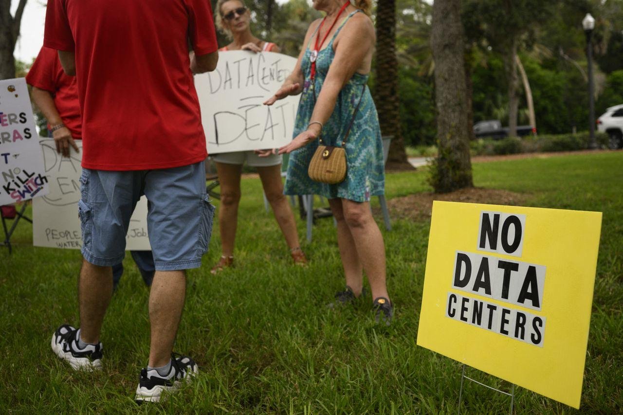 Trump says communities that re...