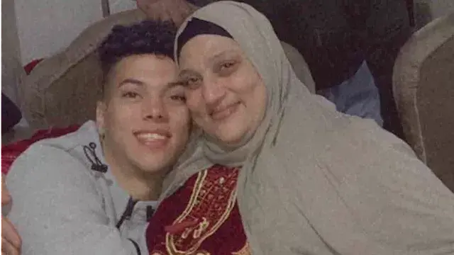 إمام عاشور يهنئ والدة زوجته بم...