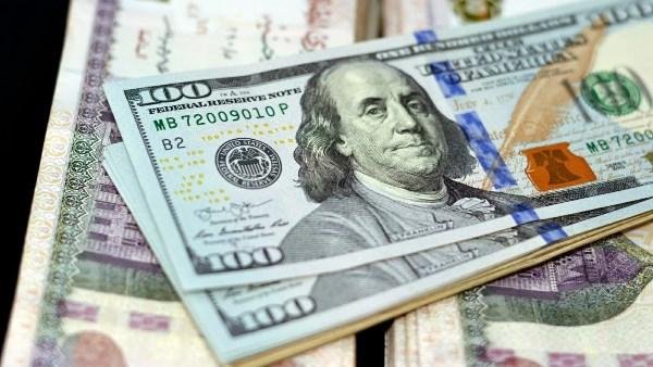 تراجع سعر الدولار في البنك الم...