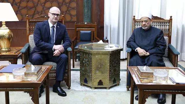 شيخ الأزهر يستقبل سفير بيلاروس...