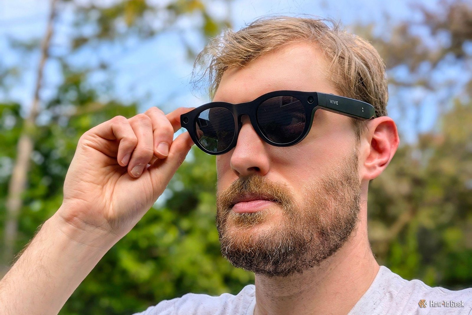 HTC Vive Eagle Review: Privacy...