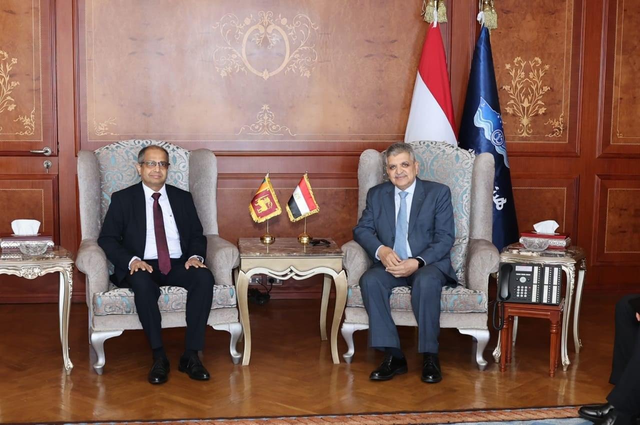 رئيس هيئة قناة السويس يستقبل سفير سريلانكا لبحث سُبل التعاون المُشترك