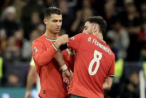 برونو فرنانديز يؤكد مكانة رونالدو: سيظل أكبر أيقونة للمنتخب البرتغالي