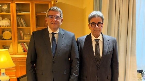 نقيب البيطريين يبحث مع سفير مصر بألمانيا فتح مجالات عمل جديدة للأطباء