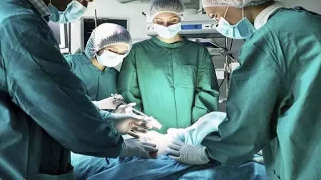 ليس مجرد تقليد.. لماذا يرتدي ا...