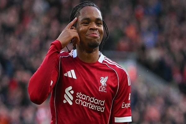 ليفربول يرفض عرضا من بايرن ميونيخ لضم نجوموها