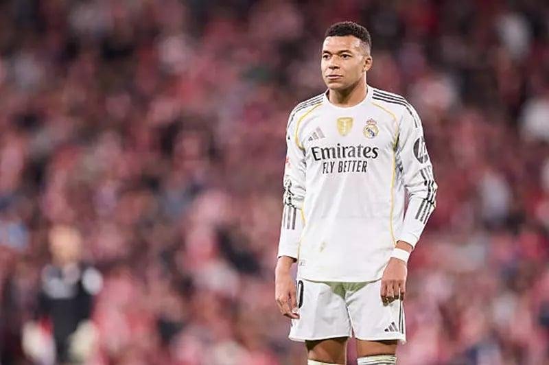 بسبب تصريحات مبابي.. ريال مدريد يعتذر للشعب الصيني