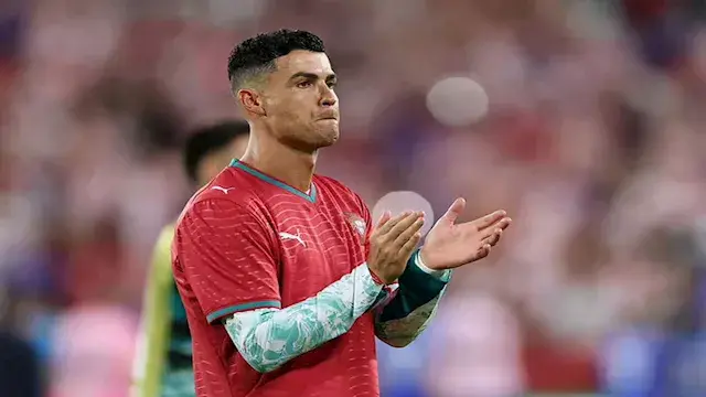 مدرب البرتغال يكشف حقيقة خلافه...