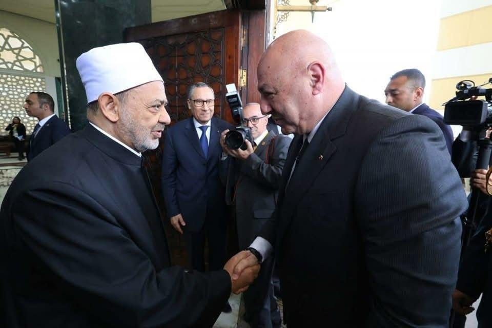 الرئيس اللبناني يجدد دعوته لشيخ الأزهر لزيارة البلاد مطلع 2027