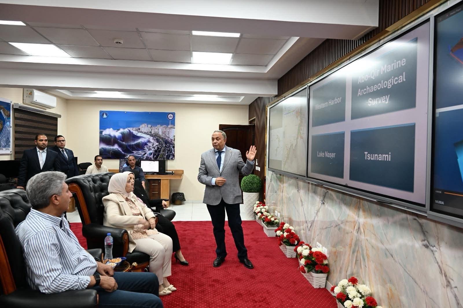 وزير السياحة يبحث مع علوم البحار توظيف الآثار الغارقة وإنشاء ميناء شرقي جديد بالإسكندرية