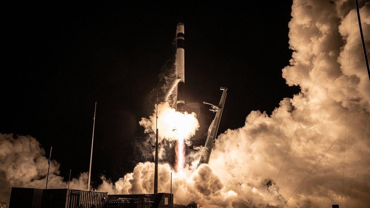Watch Rocket Lab launch Japane...