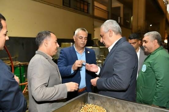 وزير الإنتاج الحربي يتفقد مصنع 27 الحربي ويتابع معدلات إنتاج الذخائر والسبائك والمكابس