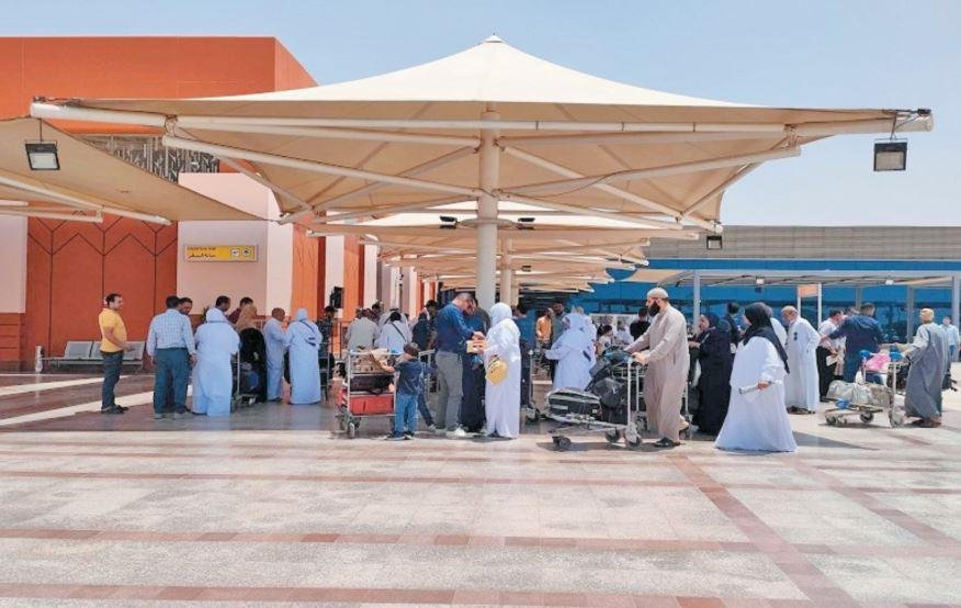 تغيرات سعر صرف الجنيه تربك شركات السياحة المنظمة لرحلات العمرة