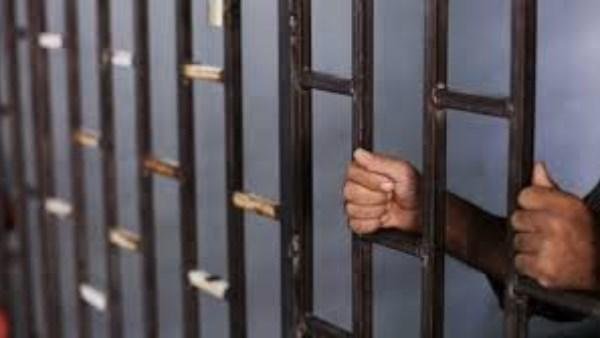 خرج من الصلاة ليكتشف الكارثة.. حكاية حقيبة مسروقة داخل مسجد بالمنيا