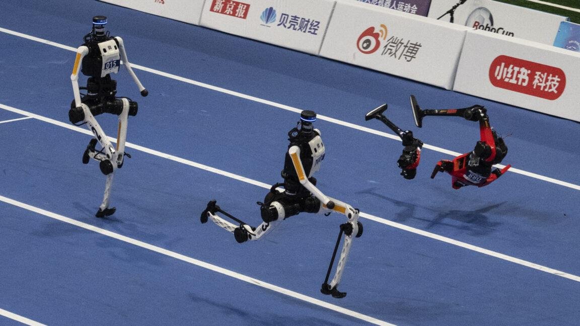 World humanoid robot games sho...