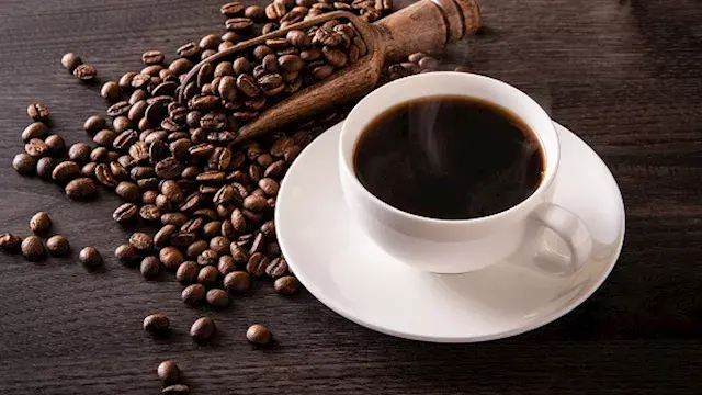القهوة وصحة الدماغ.. فوائد محتملة تتجاوز اليقظة