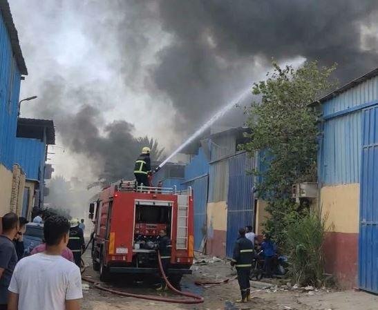 دون إصابات.. السيطرة على حريق اندلع داخل مخزن بلاستيك في المرج