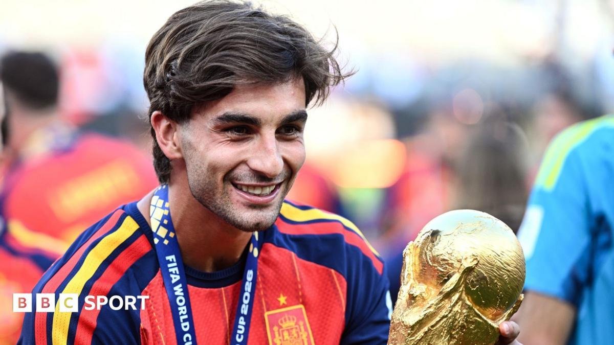 PSG sign World Cup winner Torr...